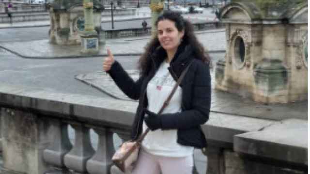 Laura Sanz en París, en el mismo viaje en el que falleció.