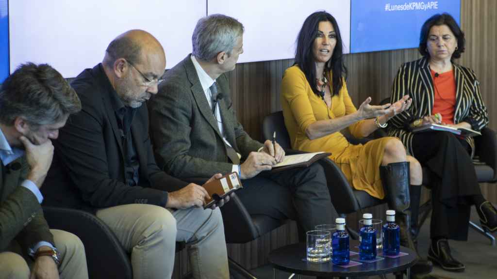 Carlos Franganillo (TVE), Ángel Expósito (Cope), Íñigo de Barrón (APIE), Eva Fernández (EL ESPAÑOL), Lucía Méndez (El Mundo) y Hans Gunter Kellner.