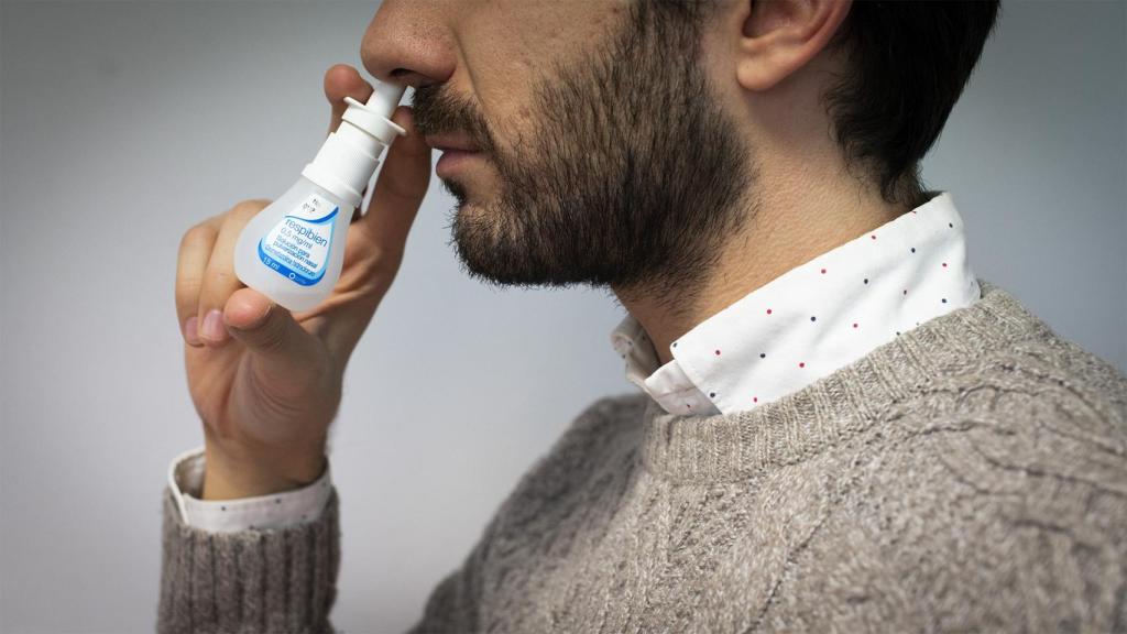 Un joven metiéndose un chute de Respibien.