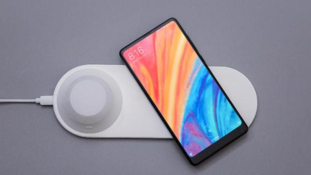 Nueva lámpara de Xiaomi: barata y con cargador inalámbrico