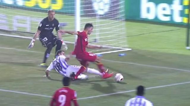 Penalti señalado a favor del Getafe en Zorrilla ante el Valladolid. Foto: Twitter (@elchiringuitot )