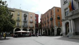 Plaza del Ayuntamiento de Figueres, donde ha tenido lugar el incendio