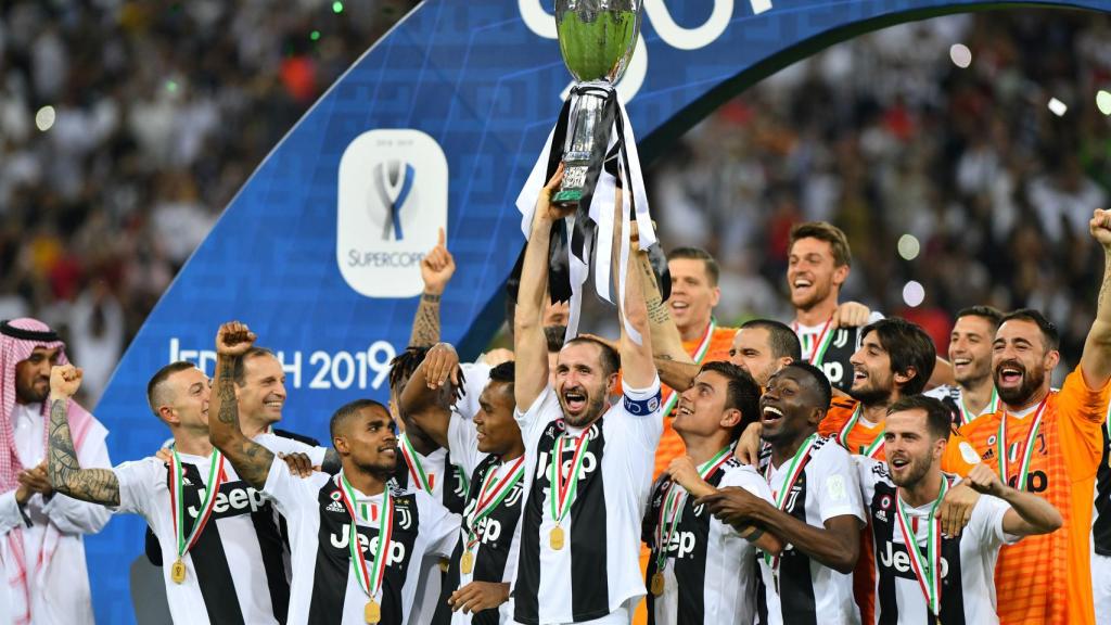 La Juventus levanta la Supercopa de Italia