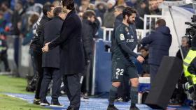 Isco y Solari, durante el cambio en el Leganés - Real Madrid