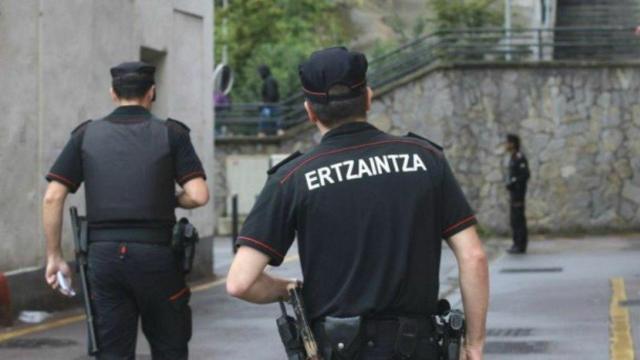 Agentes de la Ertzaintza