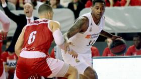 Trey Thompkins, frente al Manresa