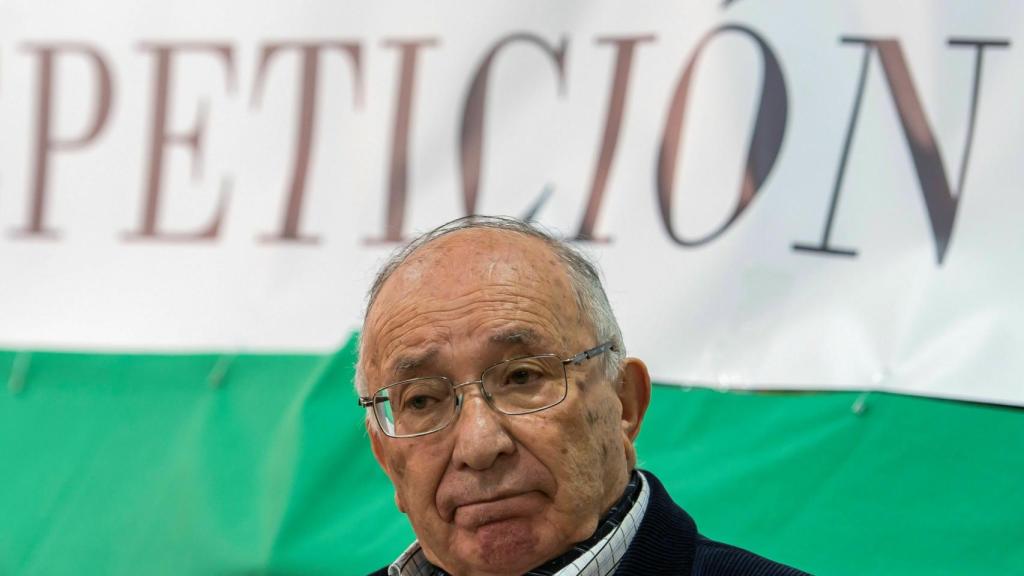 José Antonio Casanueva, abuelo materno de Marta del Castillo, en rueda de prensa.