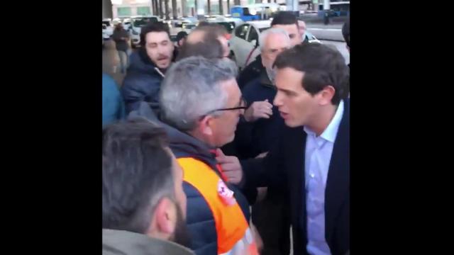 El líder de Cs, Albert Rivera, este lunes en la estación de Atocha.