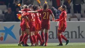 España se mide a EEUU. Twitter: (@SeFutbolFem)