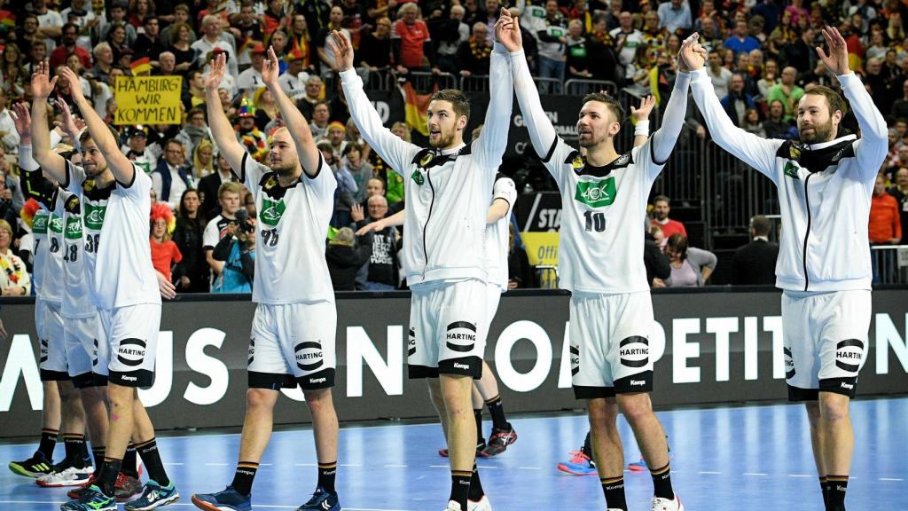 Jugadores de Alemania celebran su victoria este miércoles tras un partido entre Alemania y España