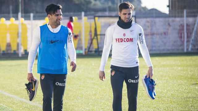 Falcao y Cesc Fàbregas durante un entrenamiento del Mónaco. Foto: Twitter (@AS_Monaco)