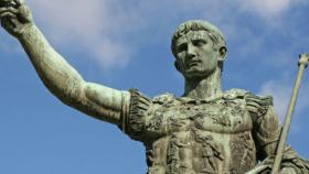 Estatua del emperador Calígula.
