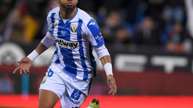 En-Nesyri celebra uno de sus goles en el Leganés - Eibar. Foto: Twitter (@CDLeganes)