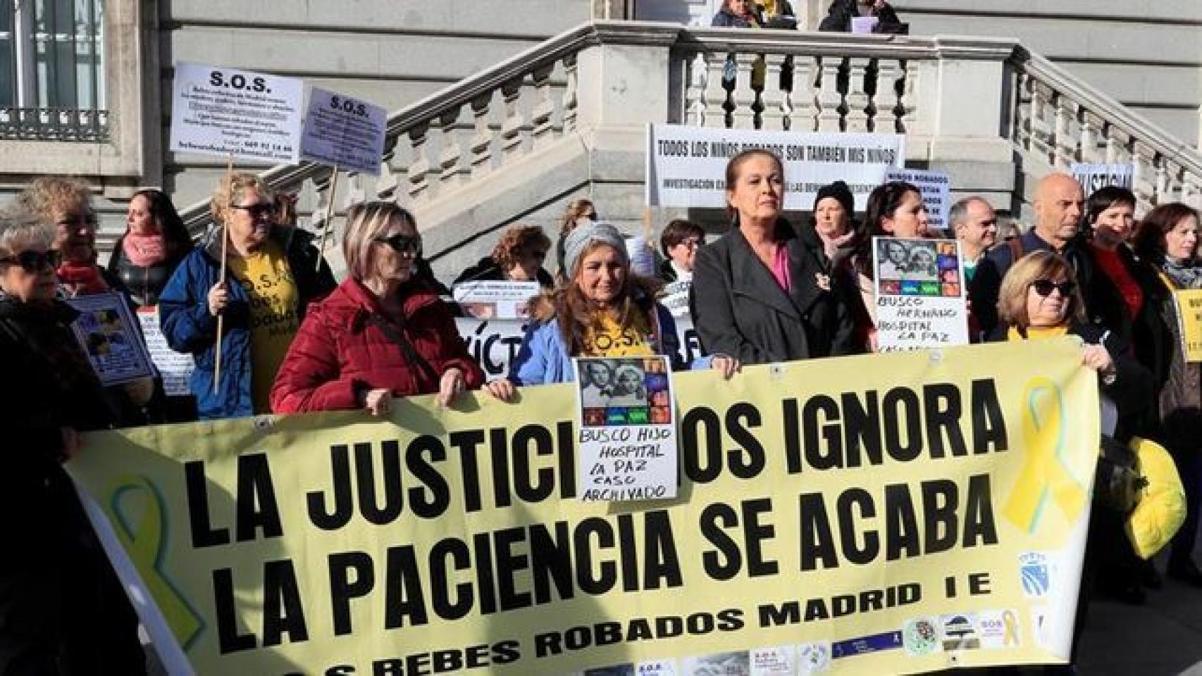 Un momento de la manifestación estatal de víctimas por el robo de bebés.