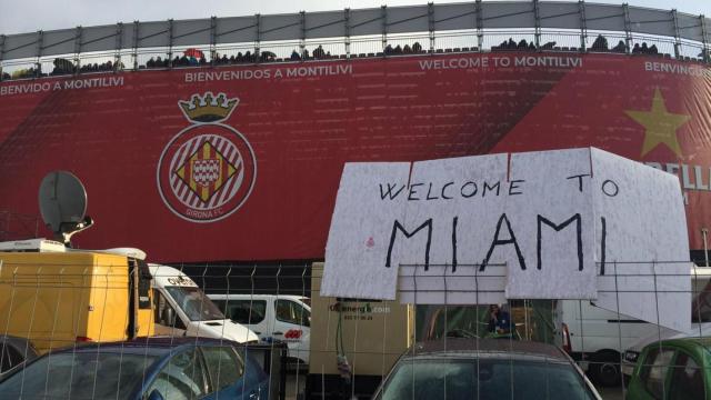 Así recibió el Girona al Barcelona. Foto: Twitter (@carrusel)