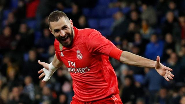 Karim Benzema celebra su segundo gol al Espanyol