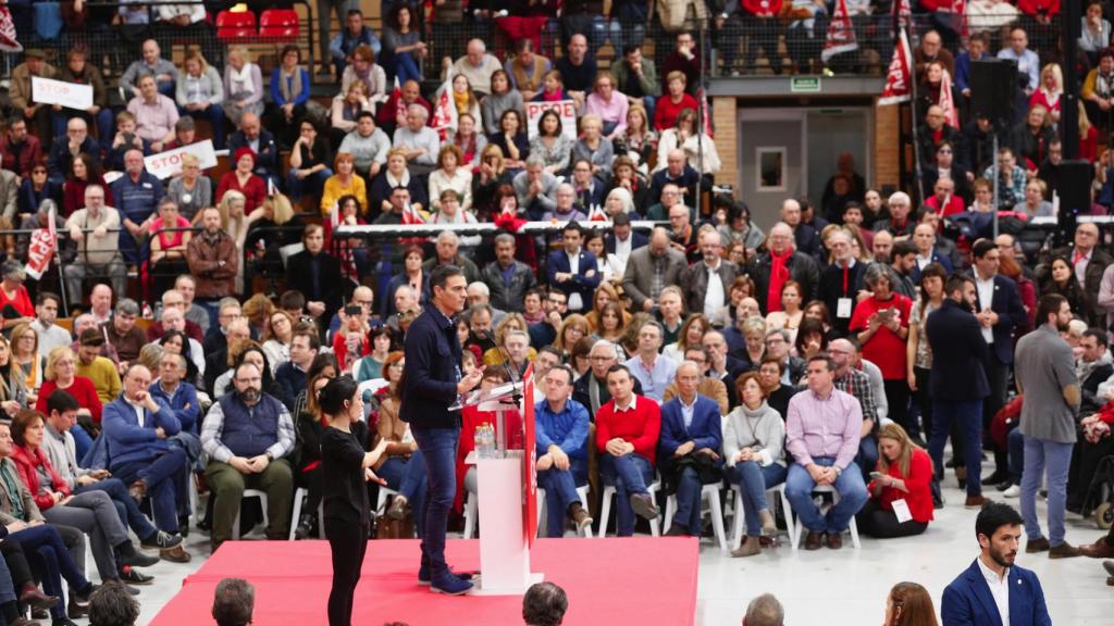 Pedro Sánchez, este domingo en un mitin en Valencia.