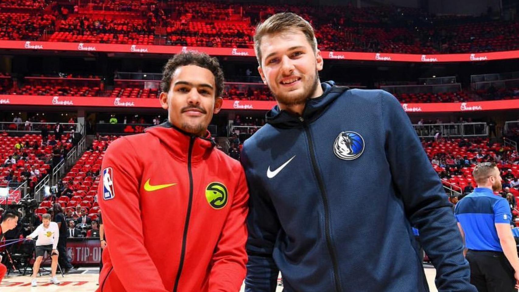 Doncic y Trae Young antes del primer partido entre ambos. Foto: Twitter (@TheTraeYoung)