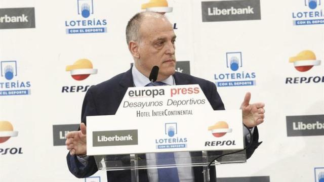 Javier Tebas durante el desayuno de Europa Press. Foto: Twitter: @EPdeportes