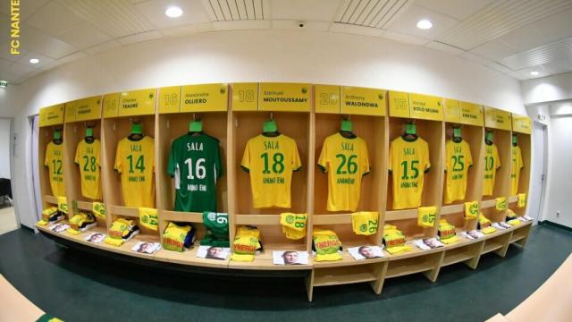 El vestuario del nantes antes del homenaje a Emiliano Sala. Foto: Twitter (@FCNantes)