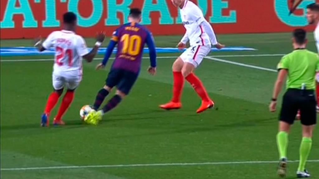 Penalti pitado sobre Leo Messi