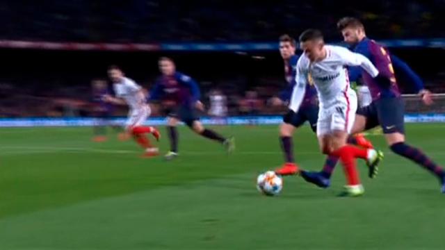 Penalti pitado a favor del Sevilla