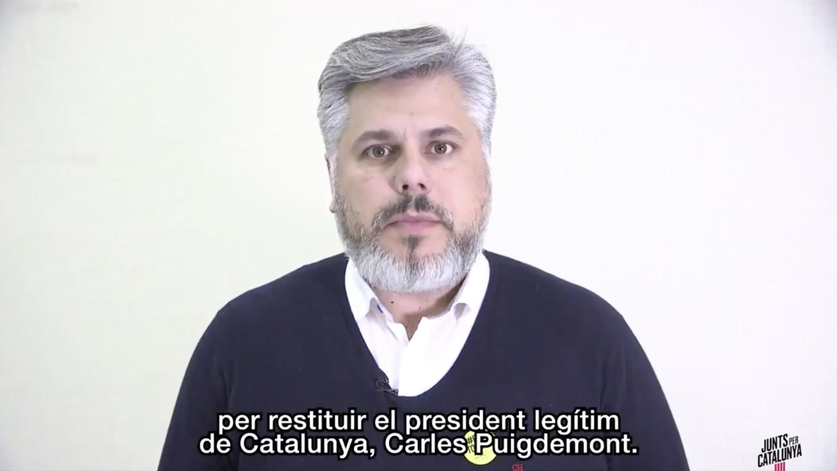 Captura de pantalla del vídeo en el que JxCAT exige la restitución como presidente de Carles Puigdemont.