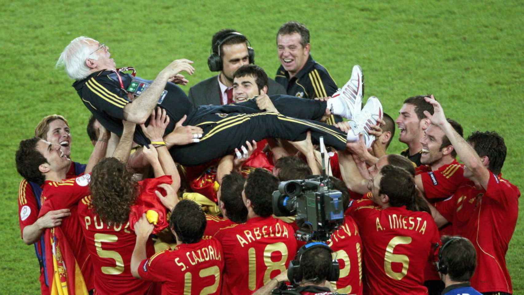 Luis Aragonés celebra la Eurocopa de 2008