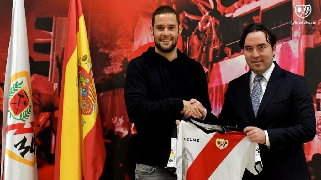 Mario Suárez firma con el Rayo Vallecano