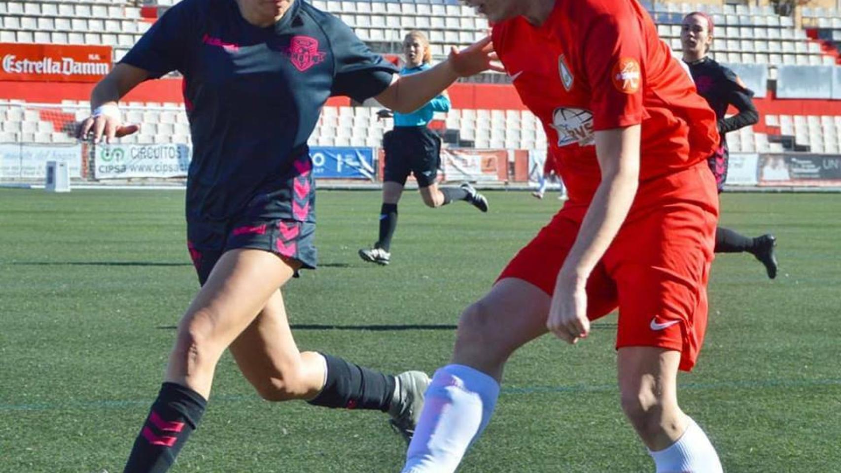 El Terrassa Femenino contra el EF Manu Lanzarote. Foto: Twitter (@TerrassaFC y @juanmamedina_)