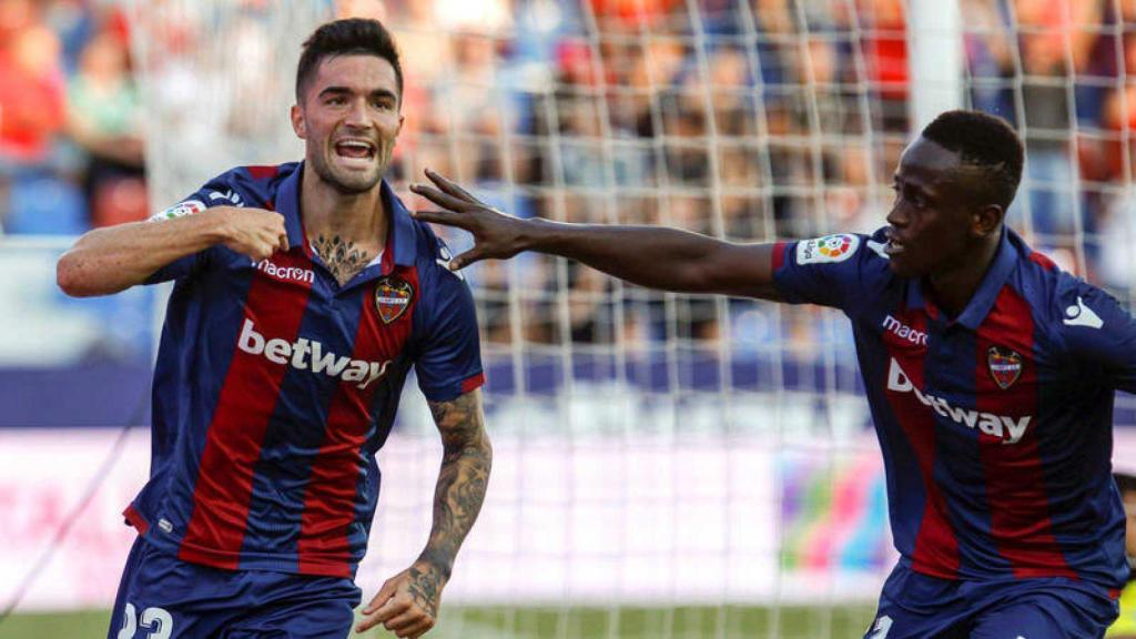 Jason celebra un gol con el Levante