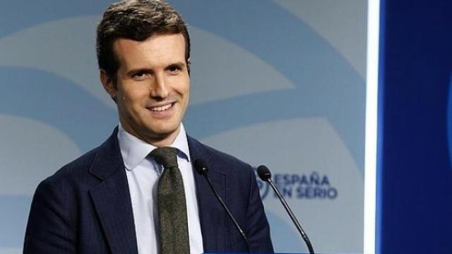 Casado contempla una moción de censura contra Sánchez por su alta traición a España