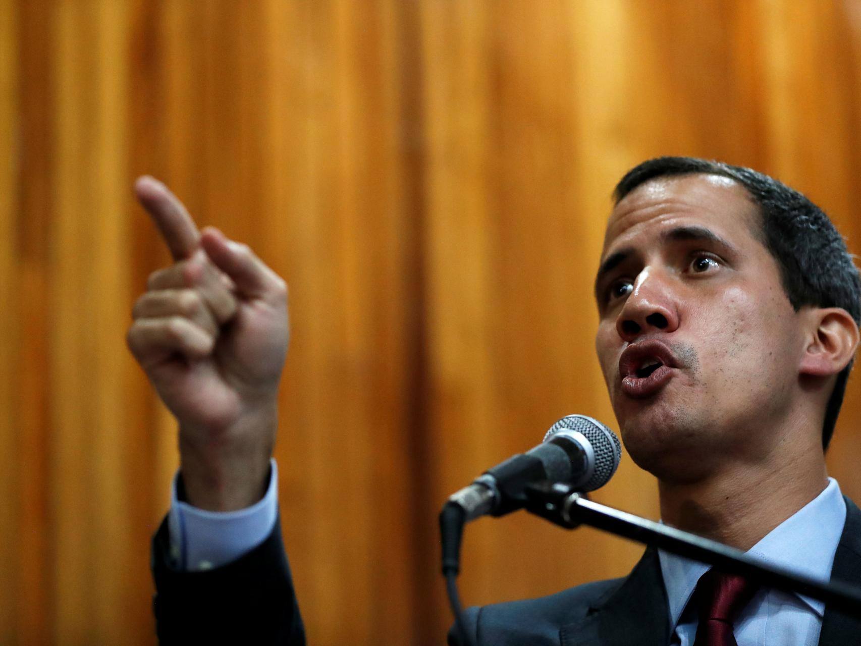 Guaidó, durante un encuentro con los medios