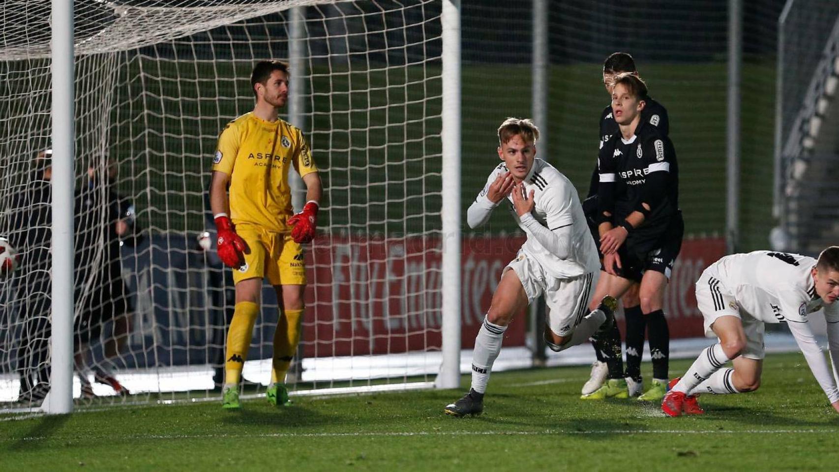 Celebración del gol del empate del Castilla que salva un punto en el Di Stéfano