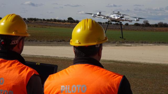 Esta autorización permitirá utilizar drones especializados para operar en este tipo de espacios aéreos tan restrictivos.