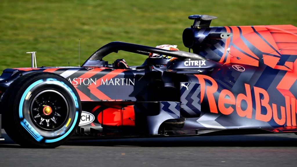 Verstappen probando el RB15. Foto: Twitter (@Max33Verstappen)