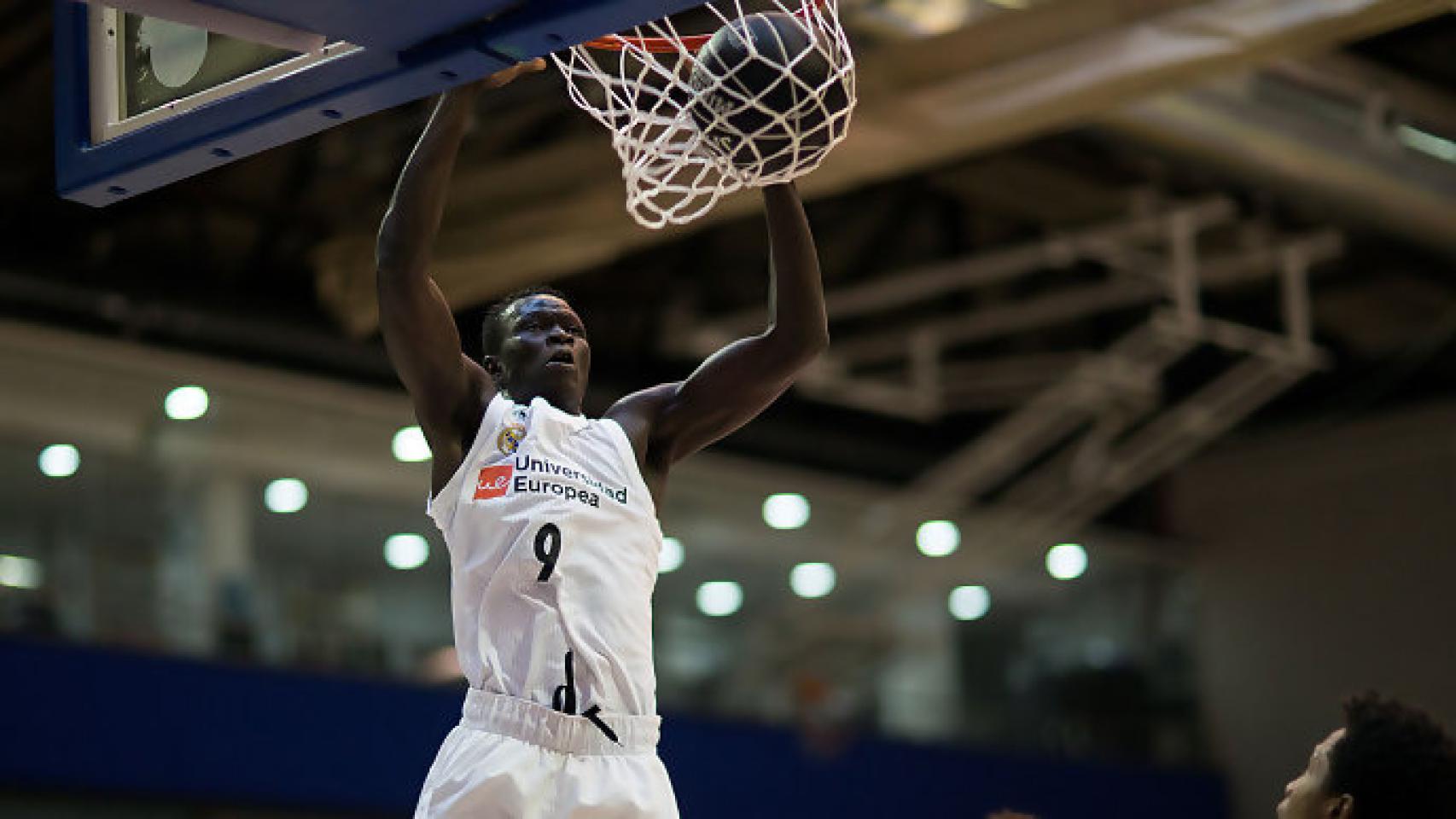 N´Diaye anota en la Minicopa. Foto: acb.com