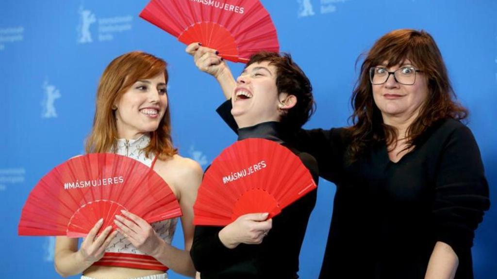 Isabel Coixet junto a las actrices de Elisa y Marcela en Berlín.