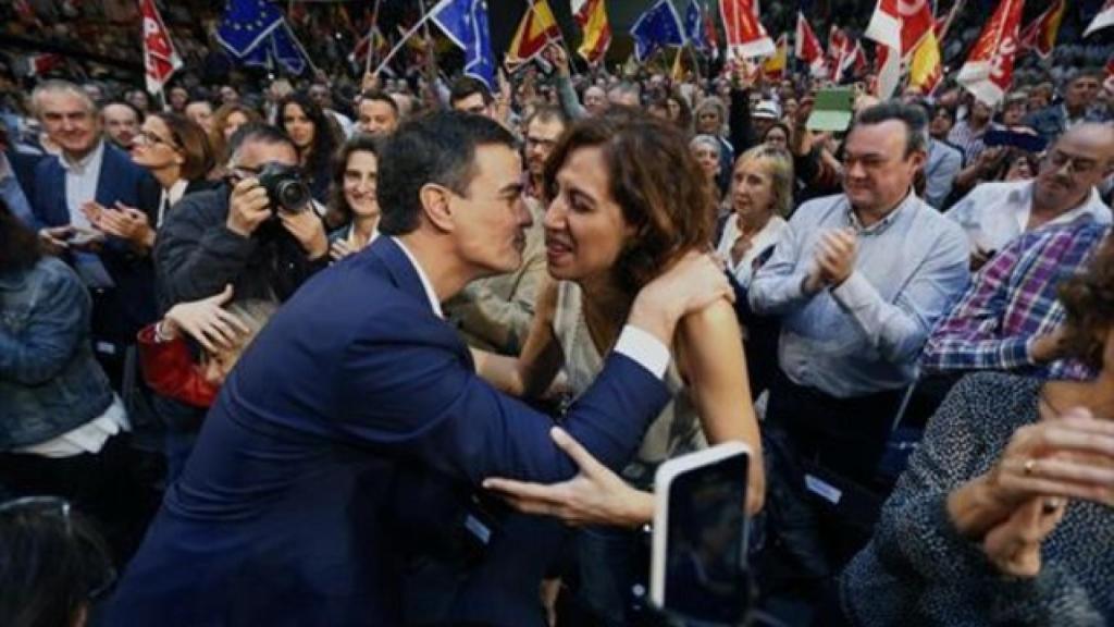 Pedro Sánchez e Irene Lozano, durante un acto de partido.