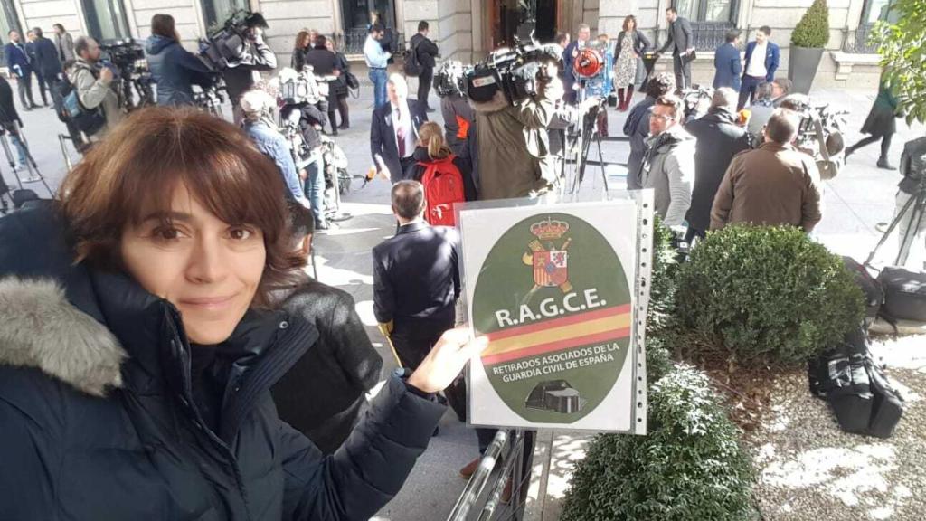 Lucía Llanos, en el Congreso de los Diputados para presentar su decálogo.