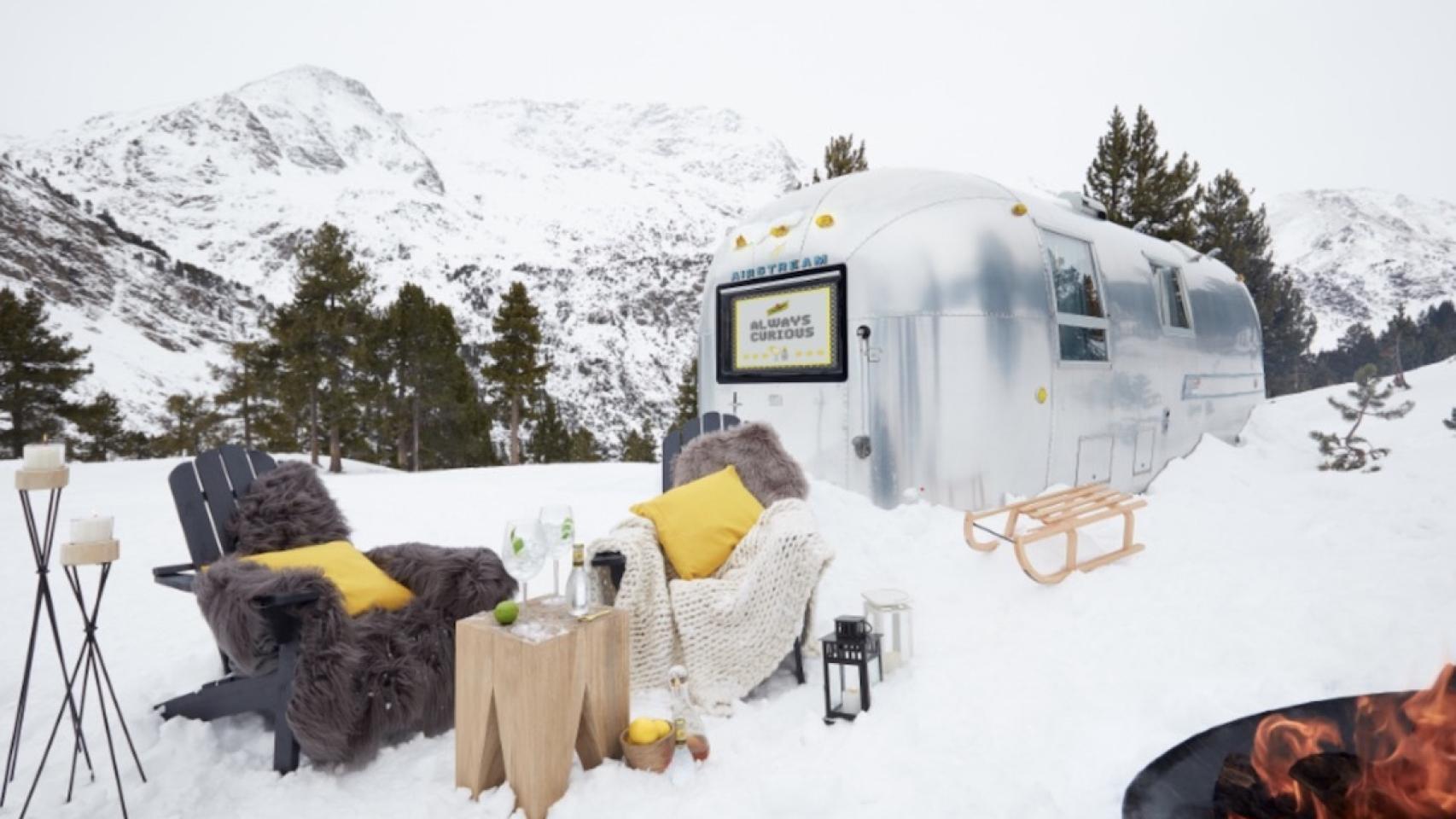 Schweppes Airstream Experience