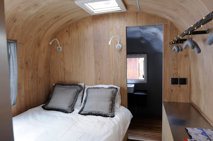 glamping caravana Schweppes Airstream Experience interior