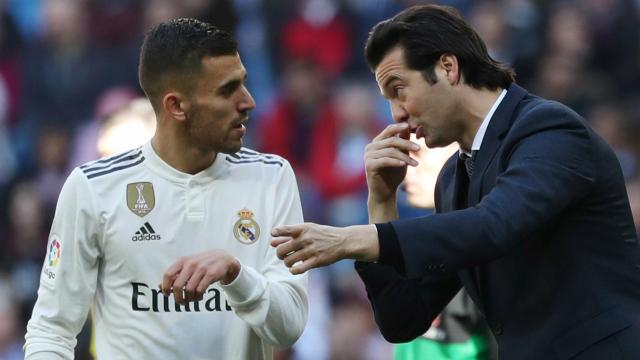 Solari da órdenes a Ceballos