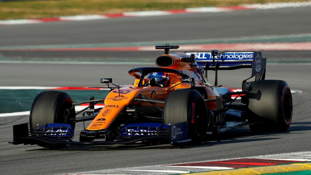 Un monoplaza escudería McLaren, durante los tests de Barcelona de Fórmula 1