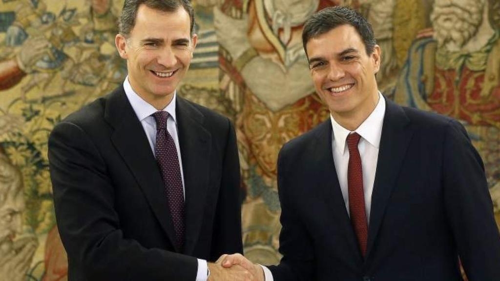 Felipe VI y Pedro Sánchez tras la segunda ronda de contactos en 2016 para formar Gobierno