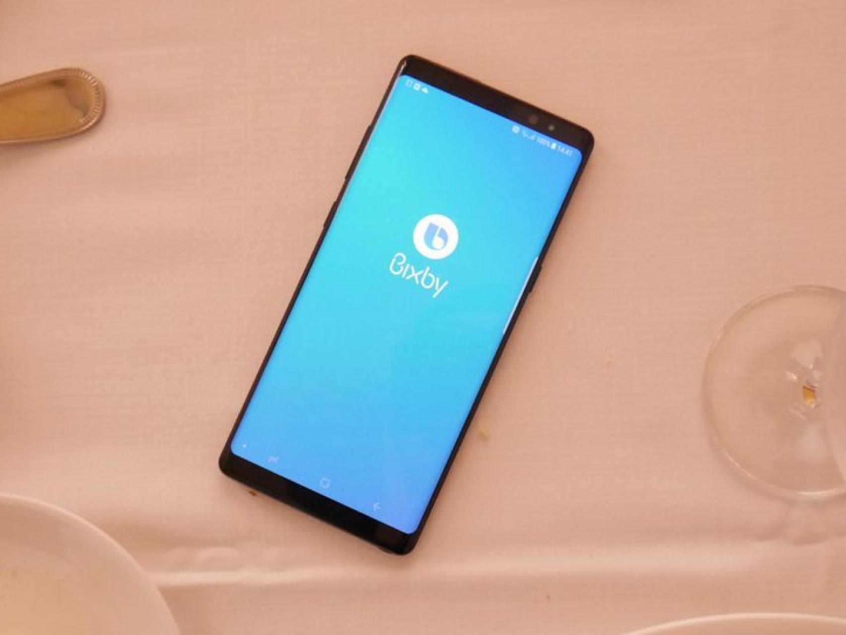 Bixby ya habla español: el asistente de voz de Samsung se actualiza