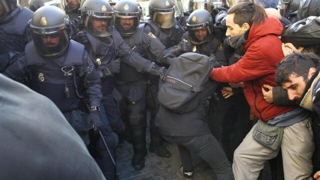 Protestas en el barrio de Lavapiés por cuatro desahucios.