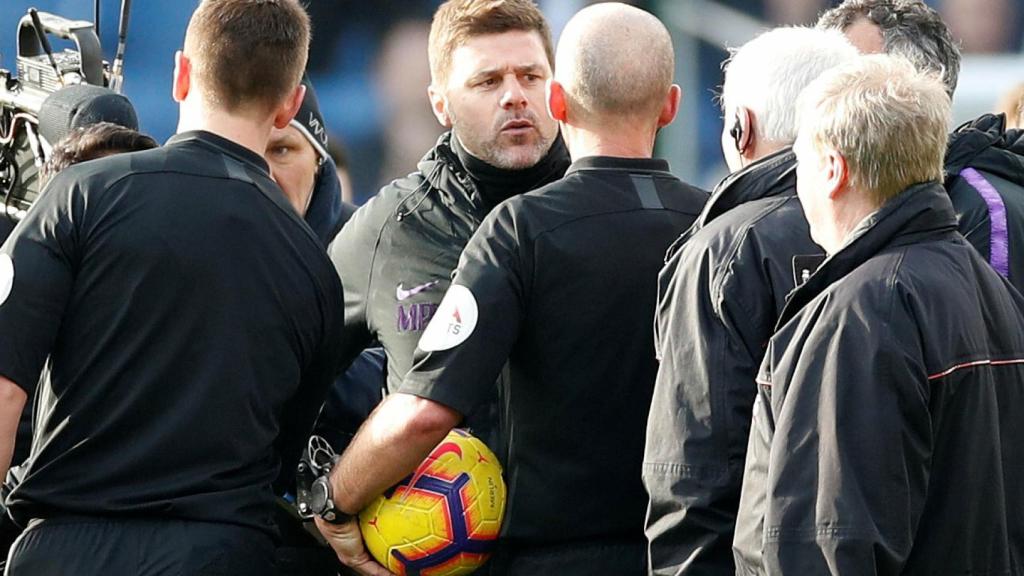 Pochettino se encara con el árbitro