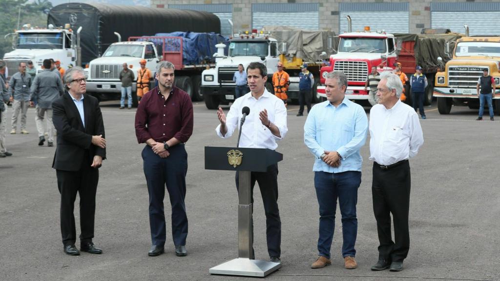 Juan Guaidó, presidente encargado de Venezuela, rodeado de Luis Almagro (OEA), Mario Abdo (Paraguay), Iván Fuque (Colombia) y Sebastián Piñera (Chile), en Tienditas (Colombia).