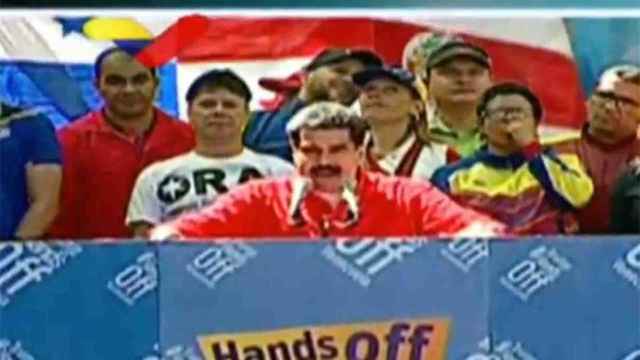 Maduro se dirige a sus seguidores en Caracas